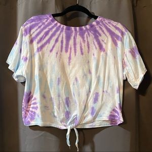NWOT Southern Spirit tie-dye Crop Tee